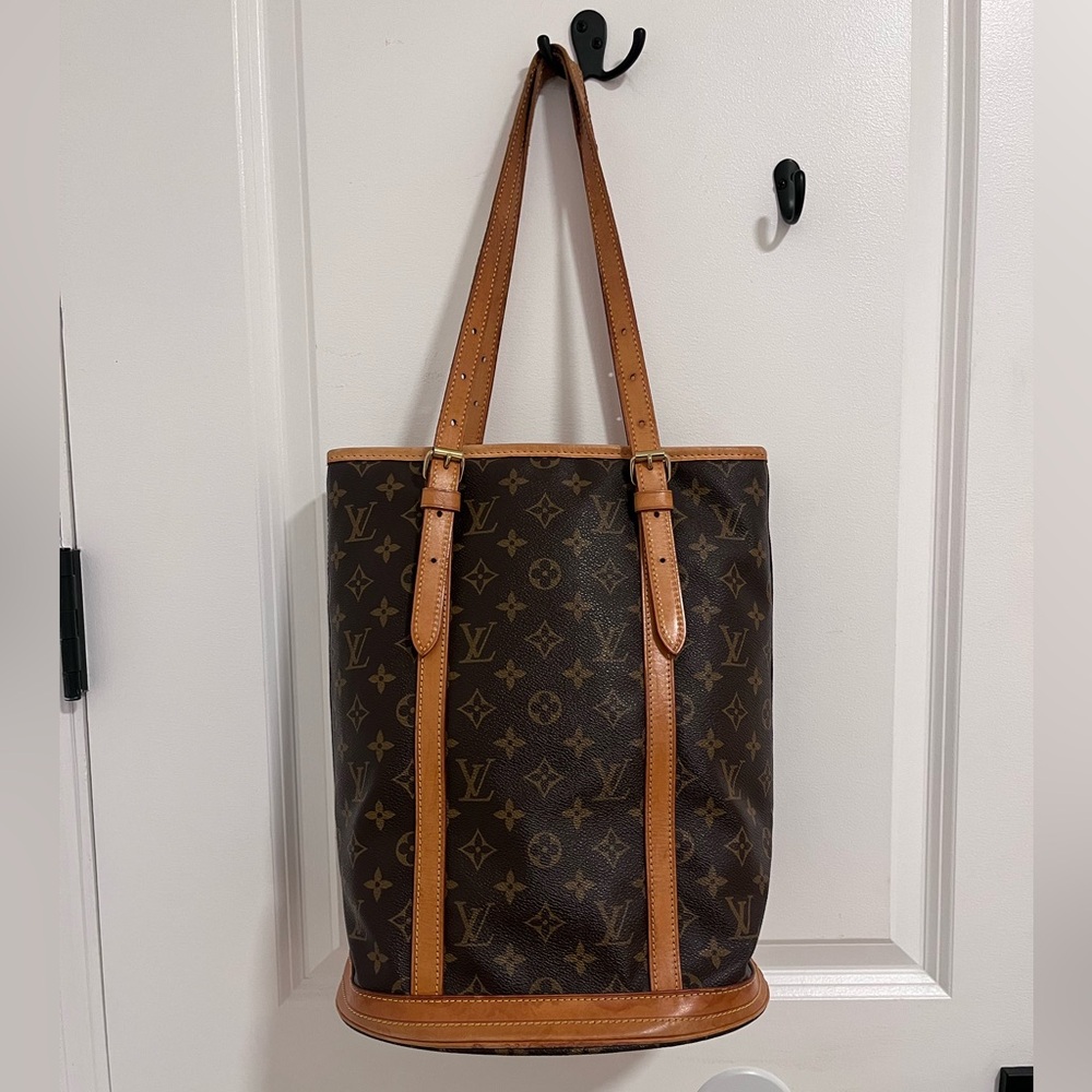 LOUIS VUITTON Monogram Bucket GM Shoulder Bag Tote